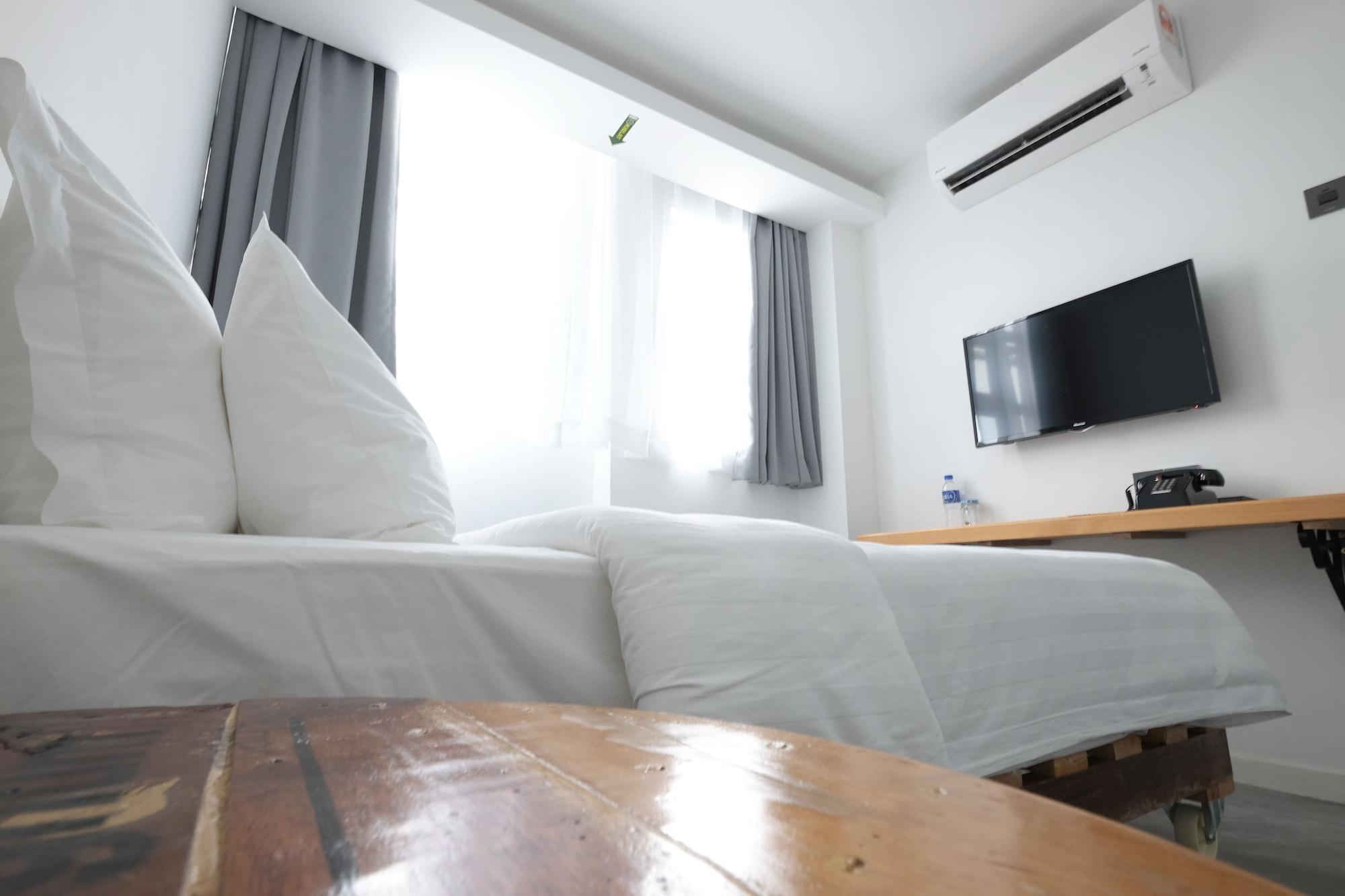 White Loft Hotel Malacca Exterior foto
