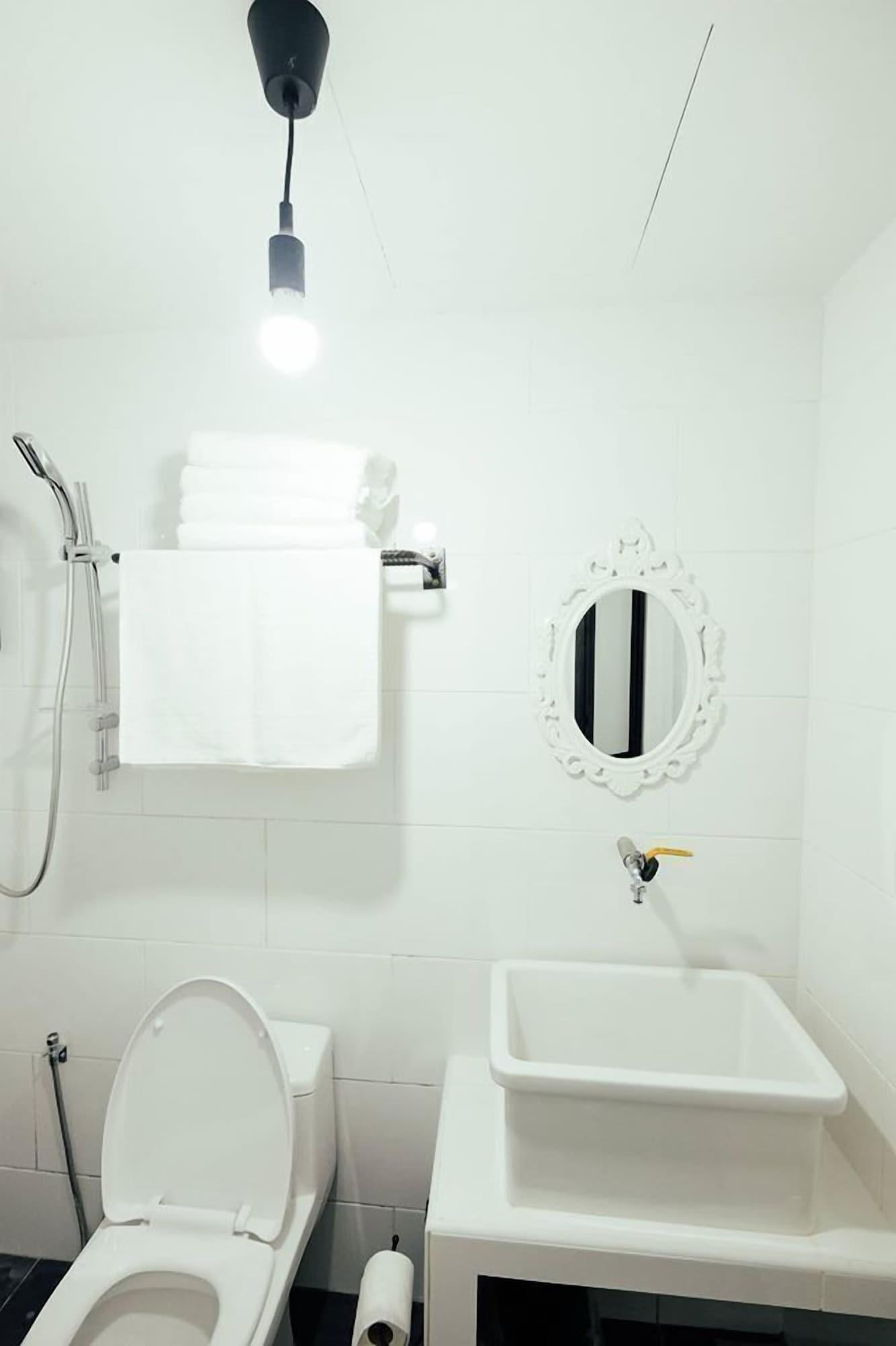 White Loft Hotel Malacca Exterior foto