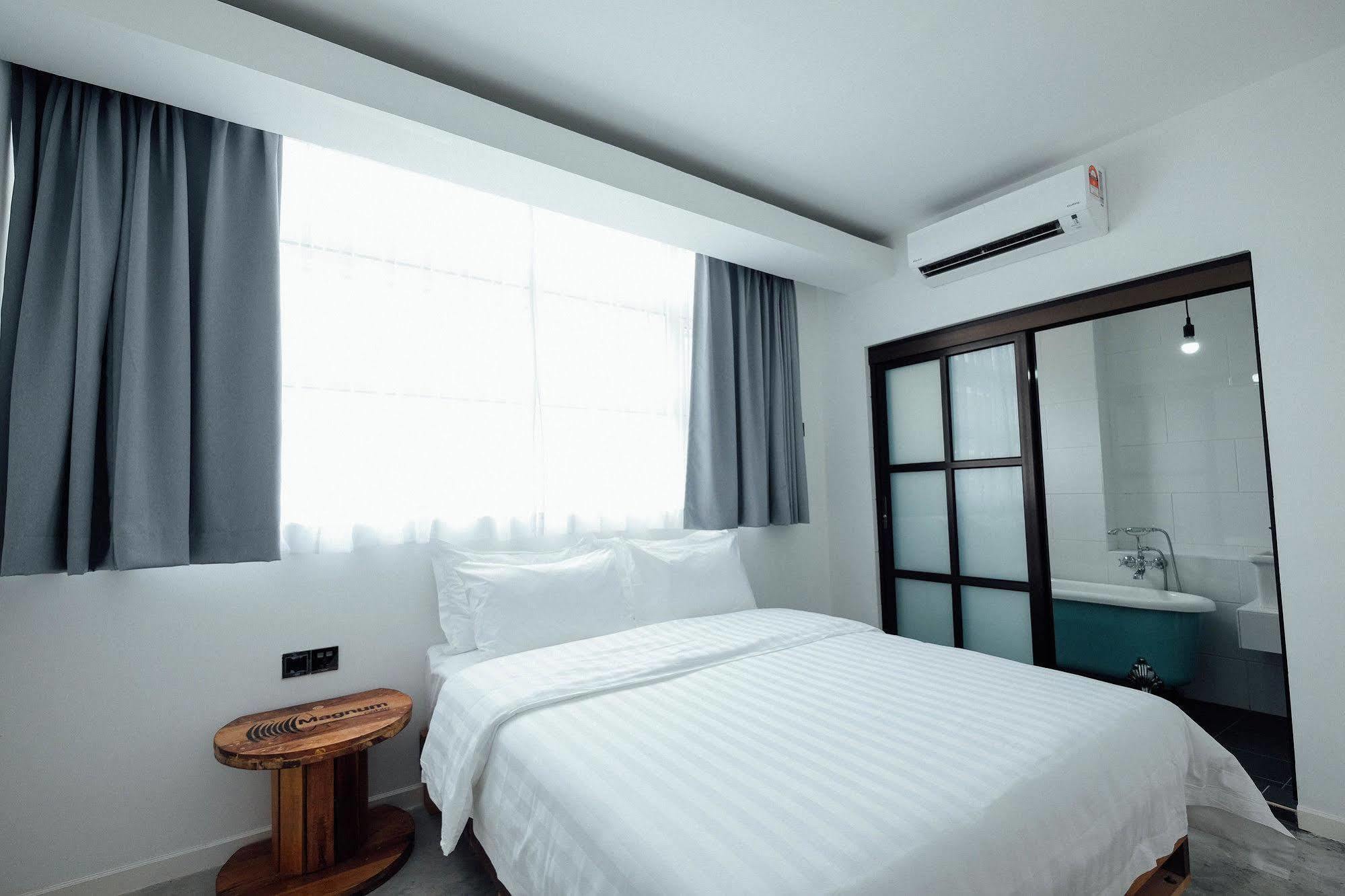 White Loft Hotel Malacca Exterior foto